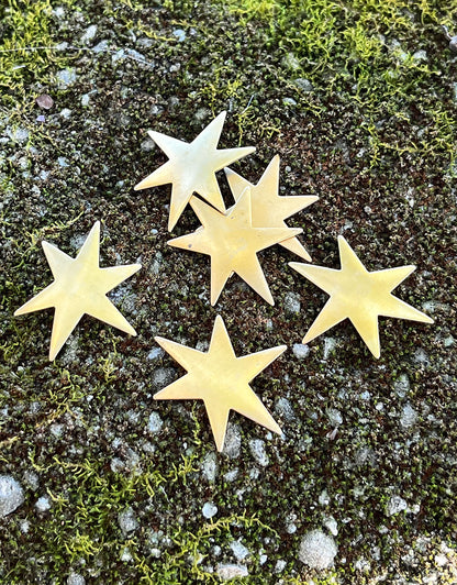 MSBR53124 = BRASS SHAPE - STAR 1-1/8''   24ga (Pkg of 6)