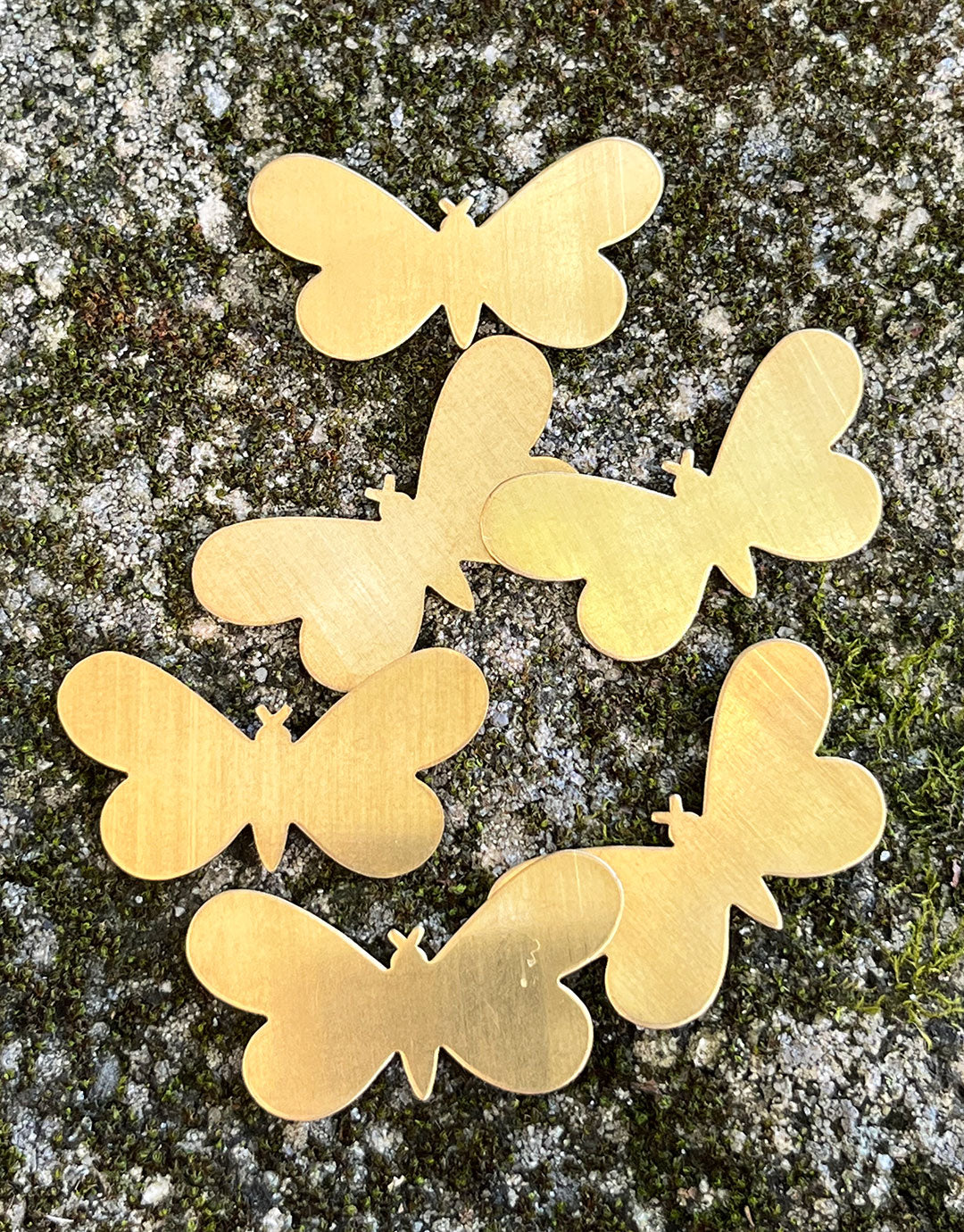 MSBR54424 = BRASS SHAPE - BUTTERFLY 1-5/16 x 11/16''  24ga (Pkg of 6)