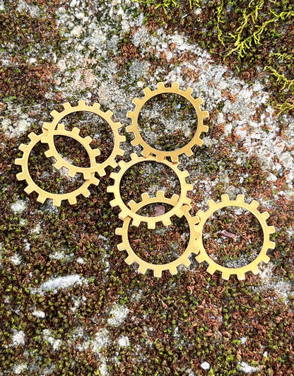 MSBR56124 = BRASS SHAPE - GEAR OPEN  3/4''  24ga (Pkg of 6)