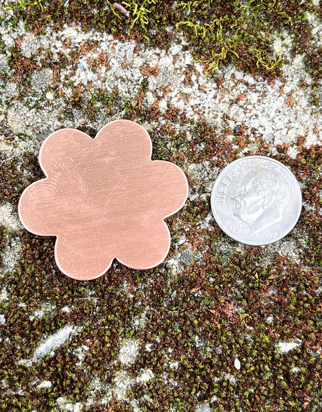 MSC40724 = COPPER SHAPE - FLOWER 24ga 1-3/8''  (Pkg of 6)