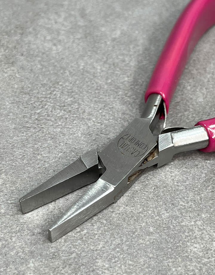 PL2905 = Casual Comfort Flat Nose Pliers