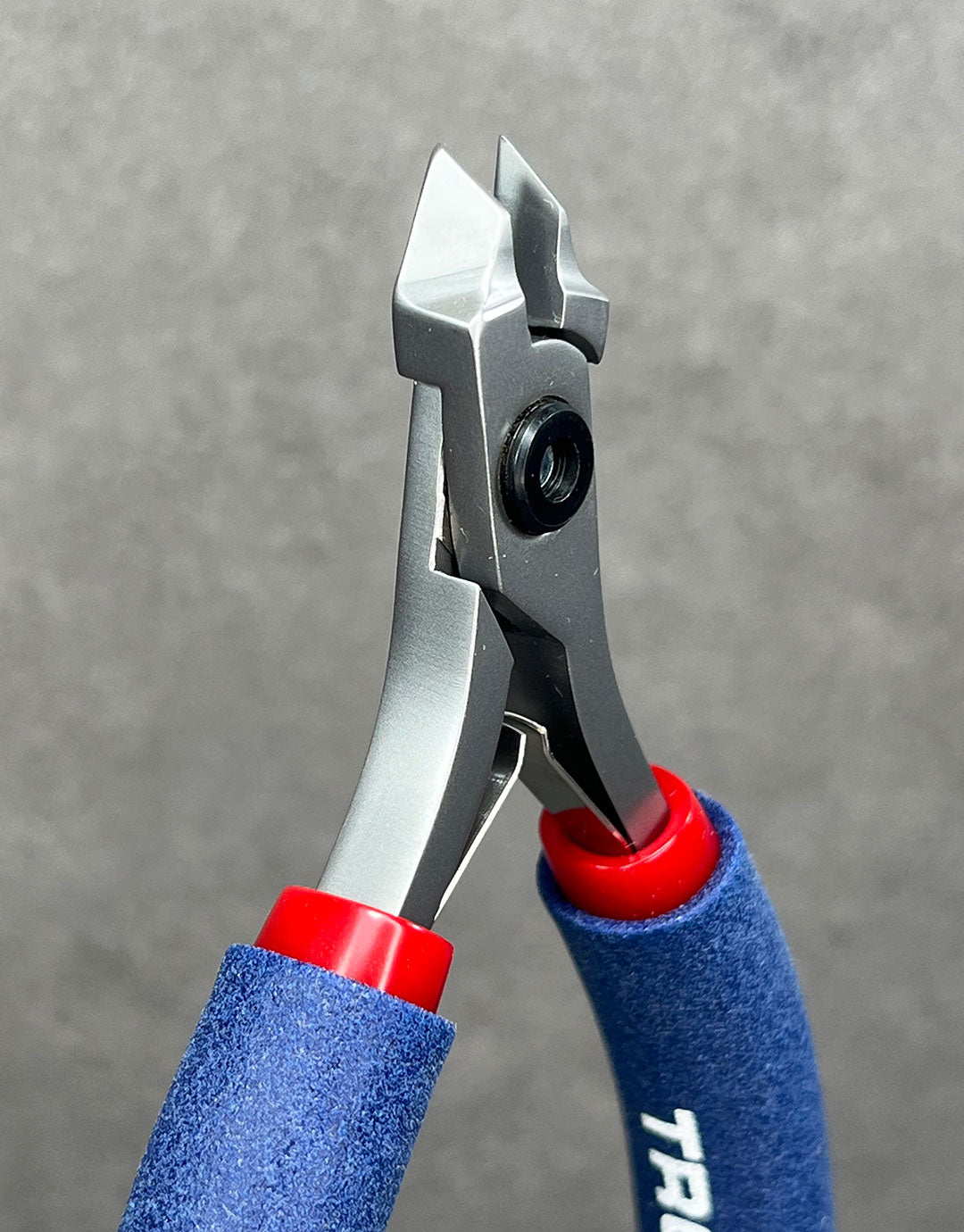 PL30X47A = Tronex 547A/747A Stubby Angled Chainmaille Pliers