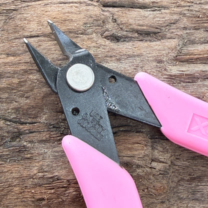 PL4170P = Xuron Flush Micro Cutting Shear with Pink Handles