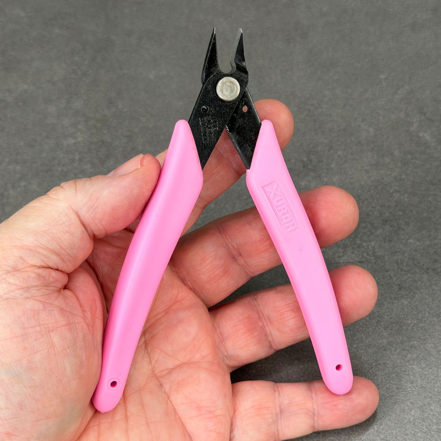 PL4170P = Xuron Flush Micro Cutting Shear with Pink Handles