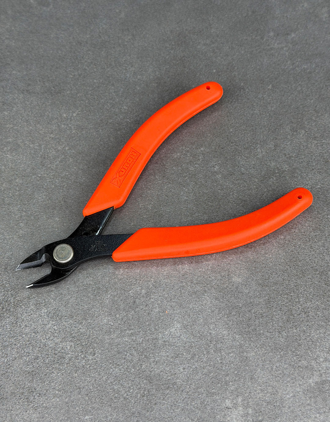 PL42175 = Xuron Flush Cutting Maxi Shear