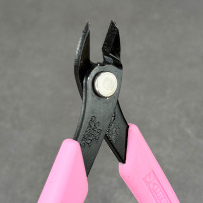 PL42175P = Xuron Flush Cutting Maxi Shear with Pink Handles