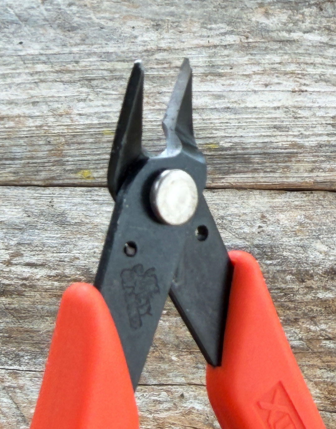 PL4410 = Xuron Micro Flush Cutting Shear #410