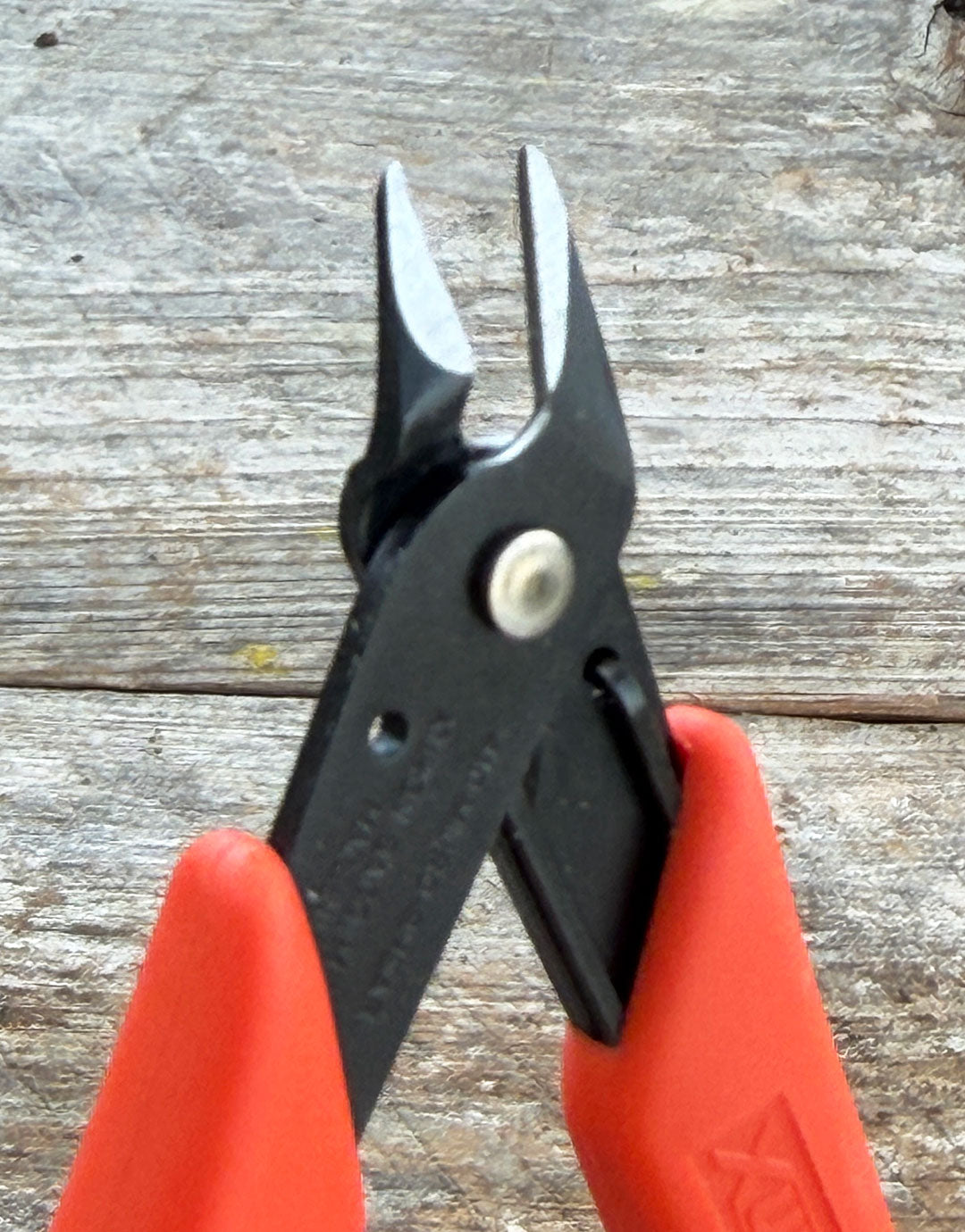 PL4410 = Xuron Micro Flush Cutting Shear #410
