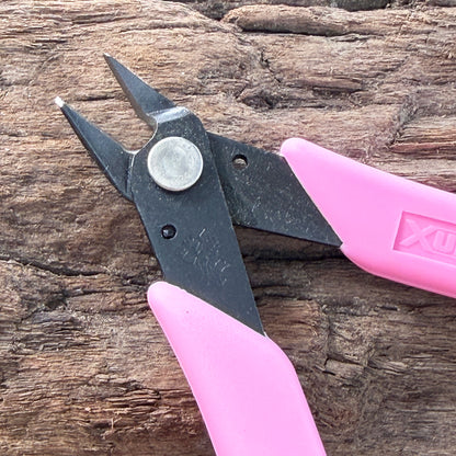 PL4410P = Xuron Micro Flush Cutting Shear #410 with Pink Handles