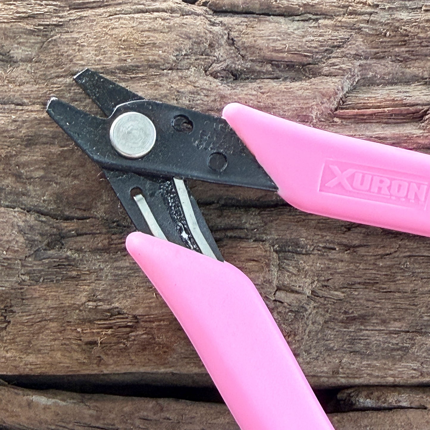PL4691P = Xuron Double Flush Wire Cutter with Pink Handles