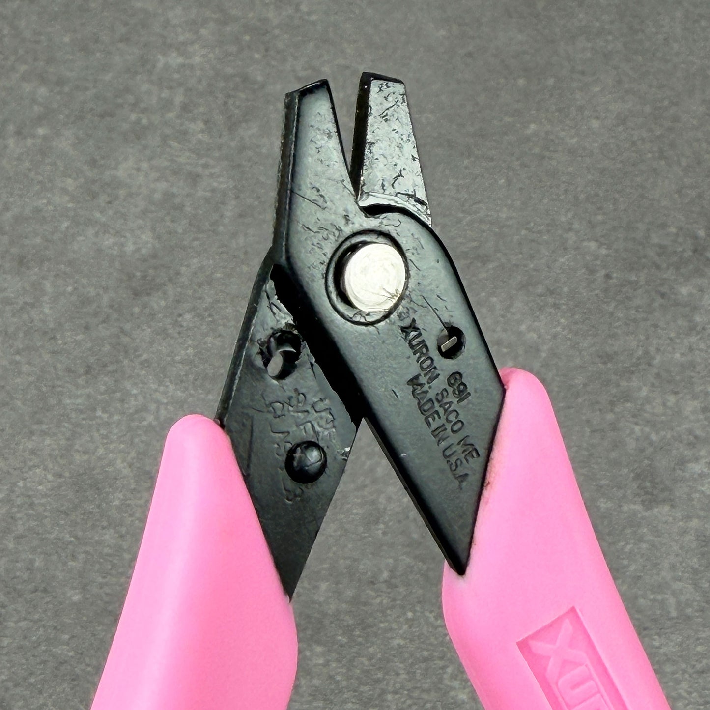 PL4691P = Xuron Double Flush Wire Cutter with Pink Handles
