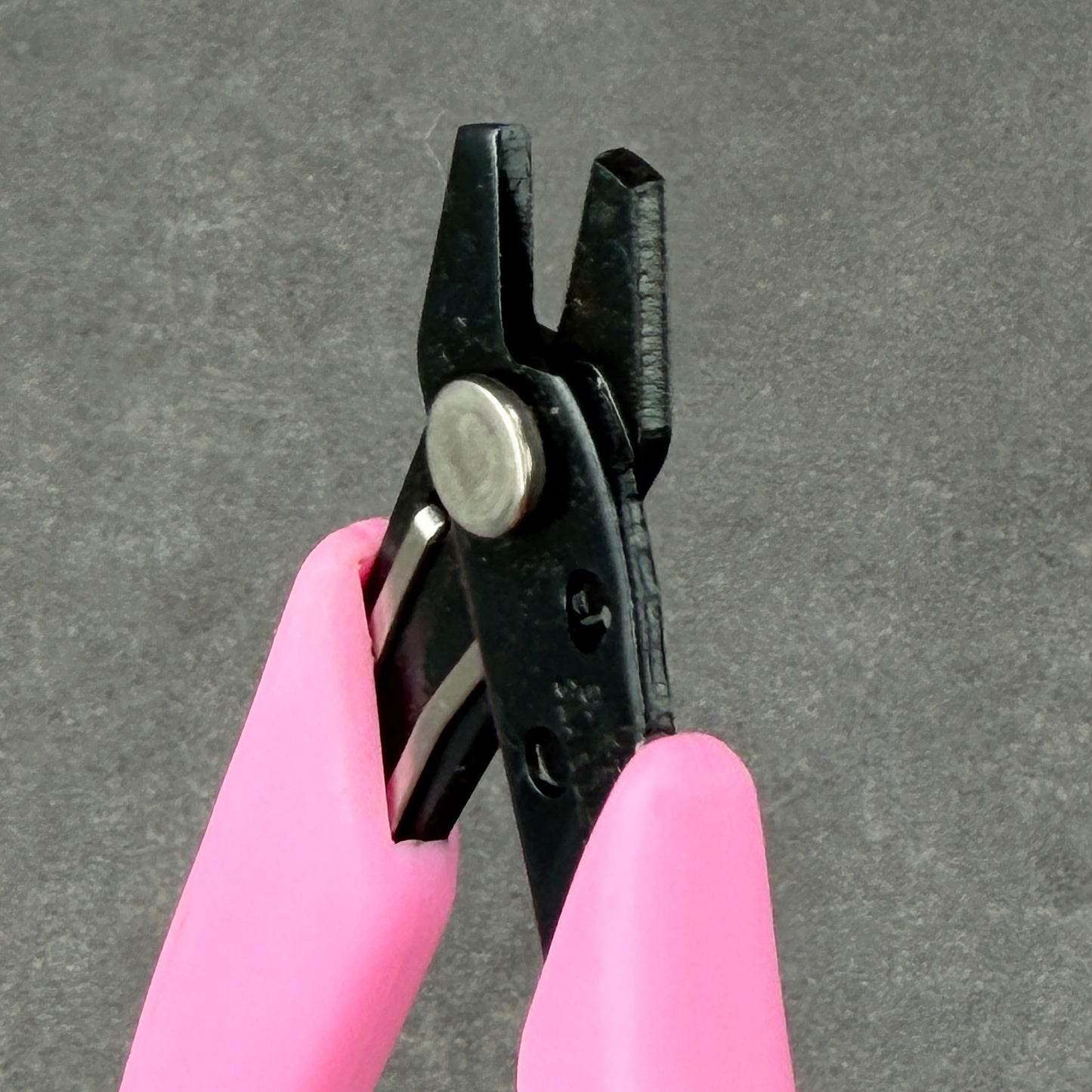 PL4691P = Xuron Double Flush Wire Cutter with Pink Handles