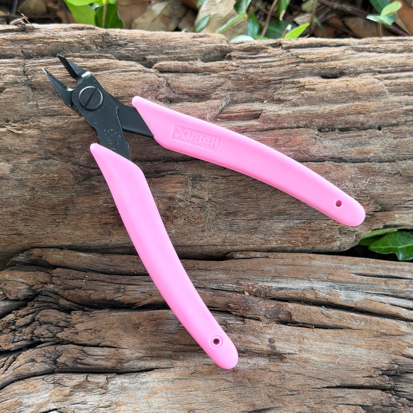 PL49200P = Xuron Tapered Head Flush Cutting Micro Shear with Pink Handles