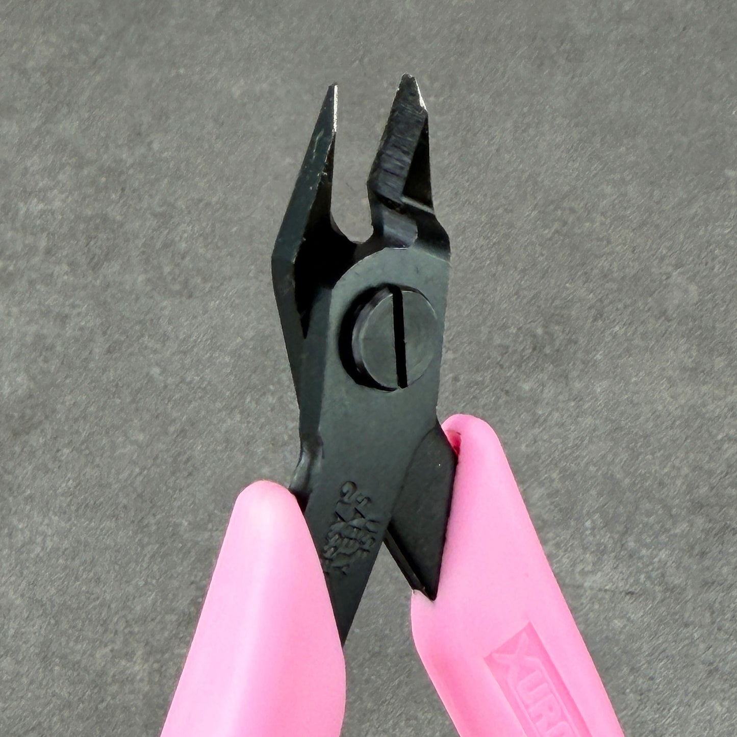 PL49200P = Xuron Tapered Head Flush Cutting Micro Shear with Pink Handles