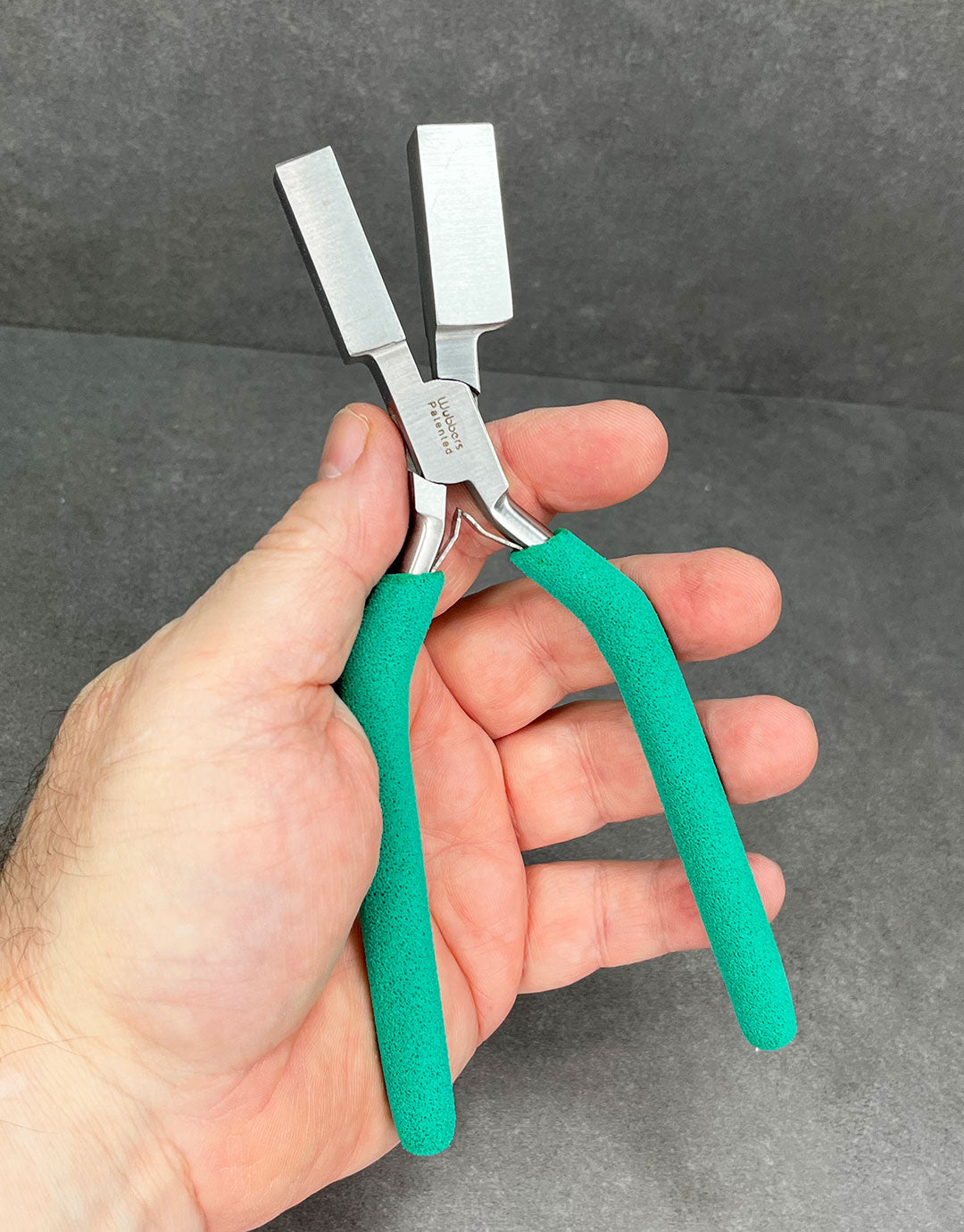 PL6033 = WUBBERS SQUARE MANDREL PLIERS - LARGE