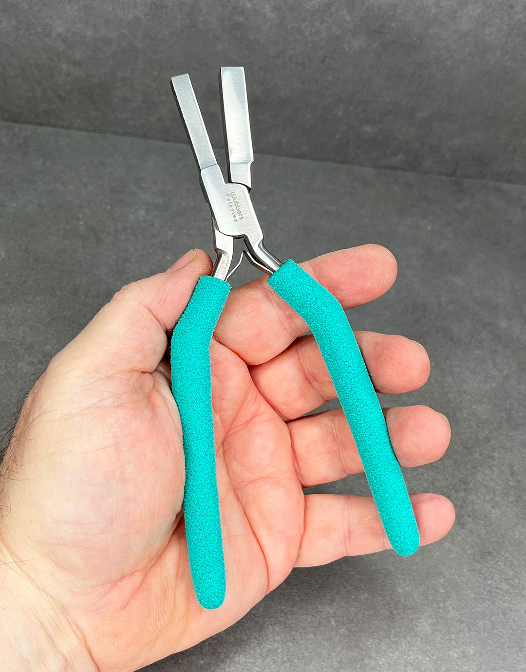 PL6032 = WUBBERS SQUARE MANDREL PLIERS - MEDIUM