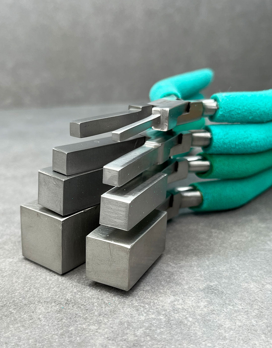 PL6089 = Wubber Square Mandrel Plier Set