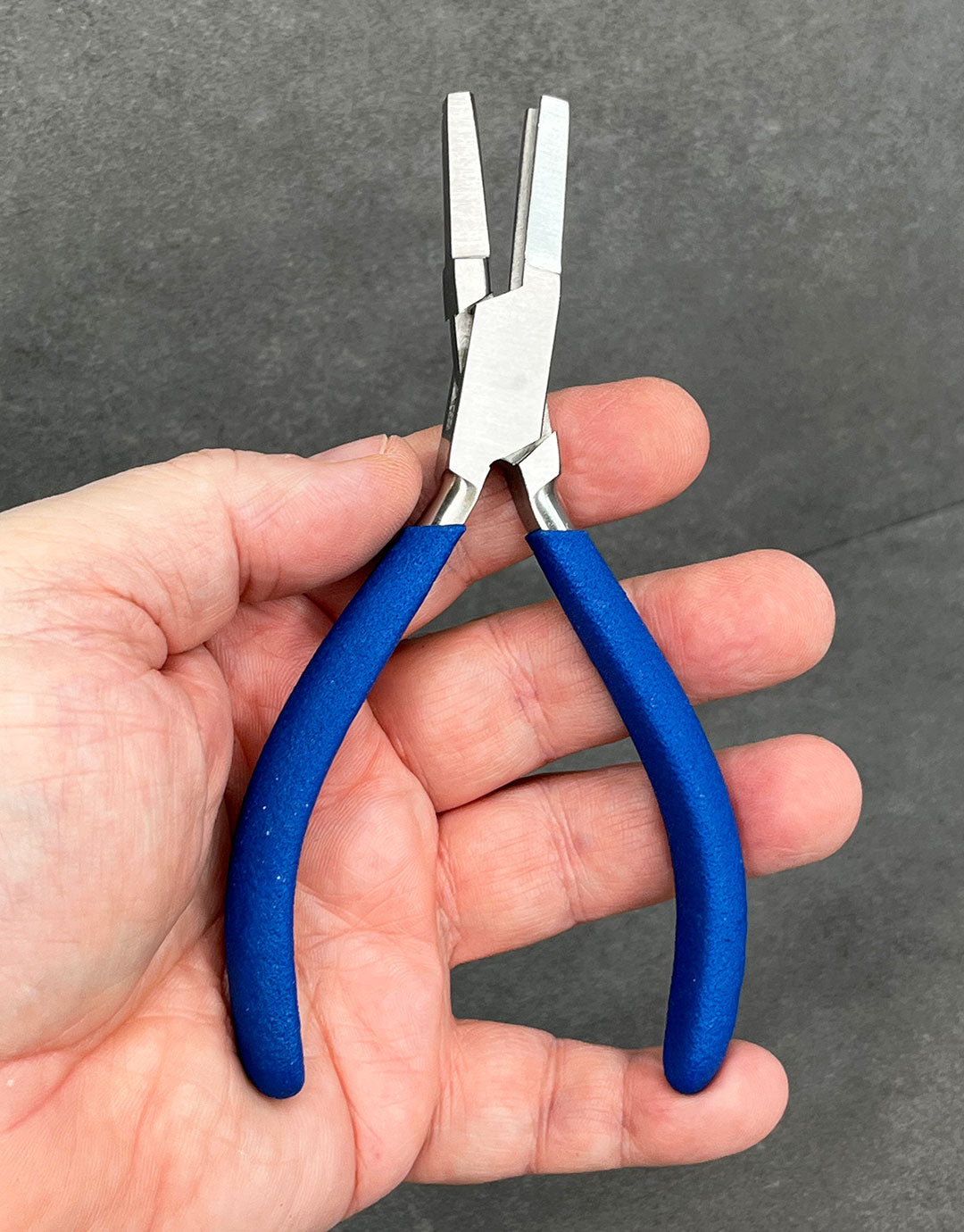 PL6437 = Economy Bending Plier HALF ROUND/FLAT