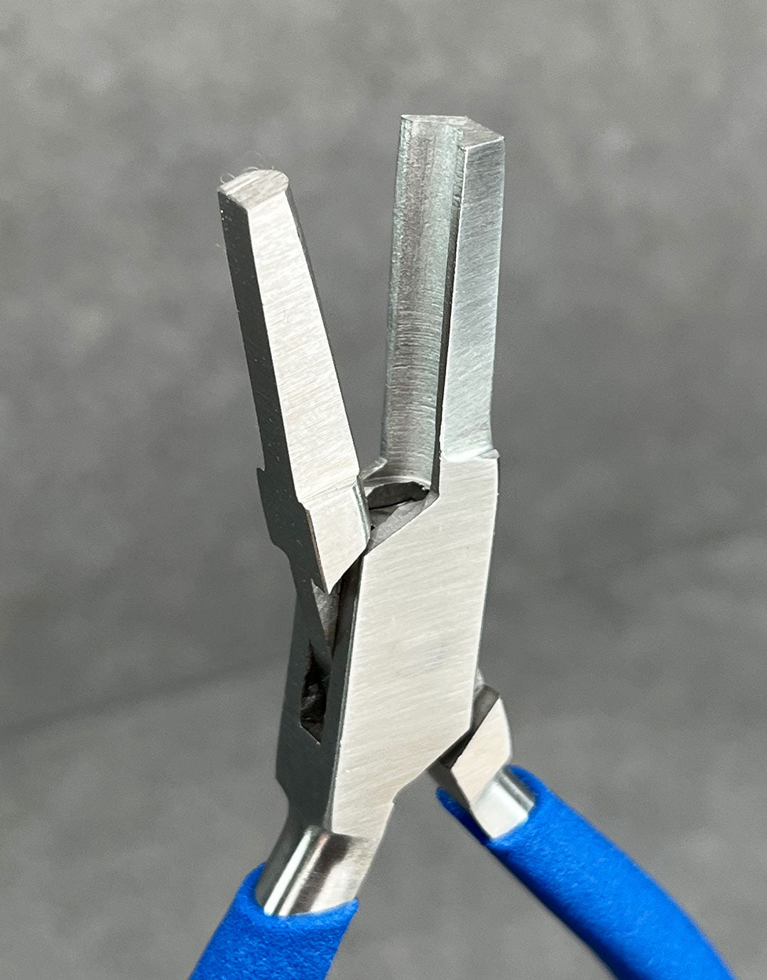 PL6437 = Economy Bending Plier HALF ROUND/FLAT