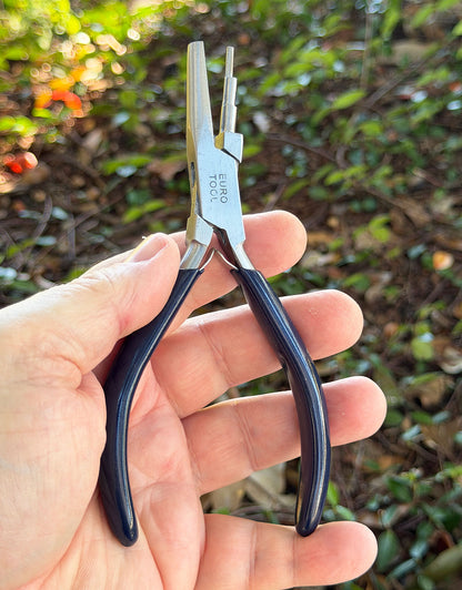 PL7470 = Looping Pliers with Stepped Jaw and Flat Jaw by Eurotool