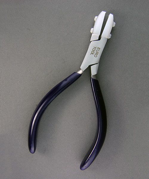 PL8300 = NYLON JAW PLIERS FLAT NOSE