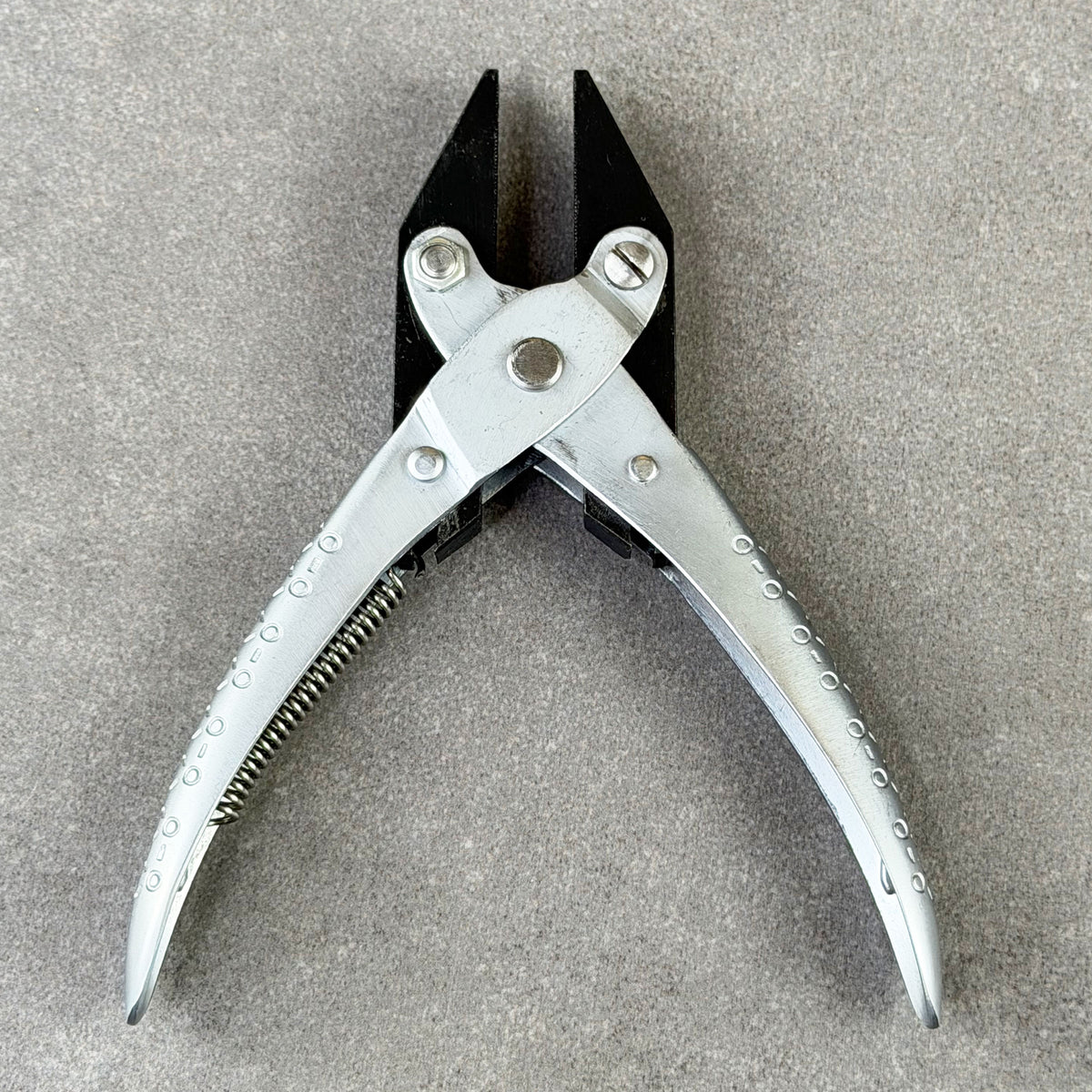 PL8650 = Parallel Flat Nose Pliers with Serrated Jaws