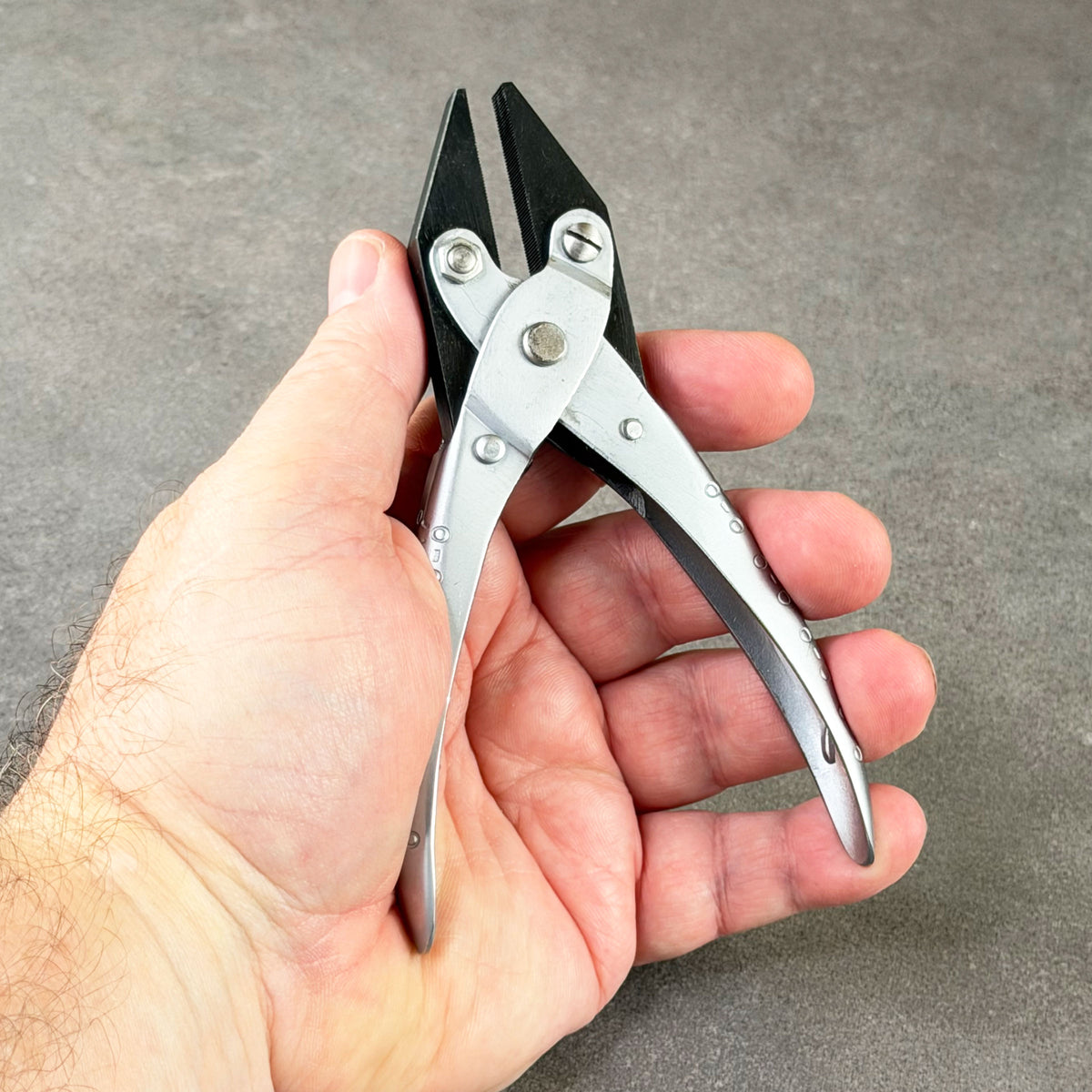 PL8650 = Parallel Flat Nose Pliers with Serrated Jaws