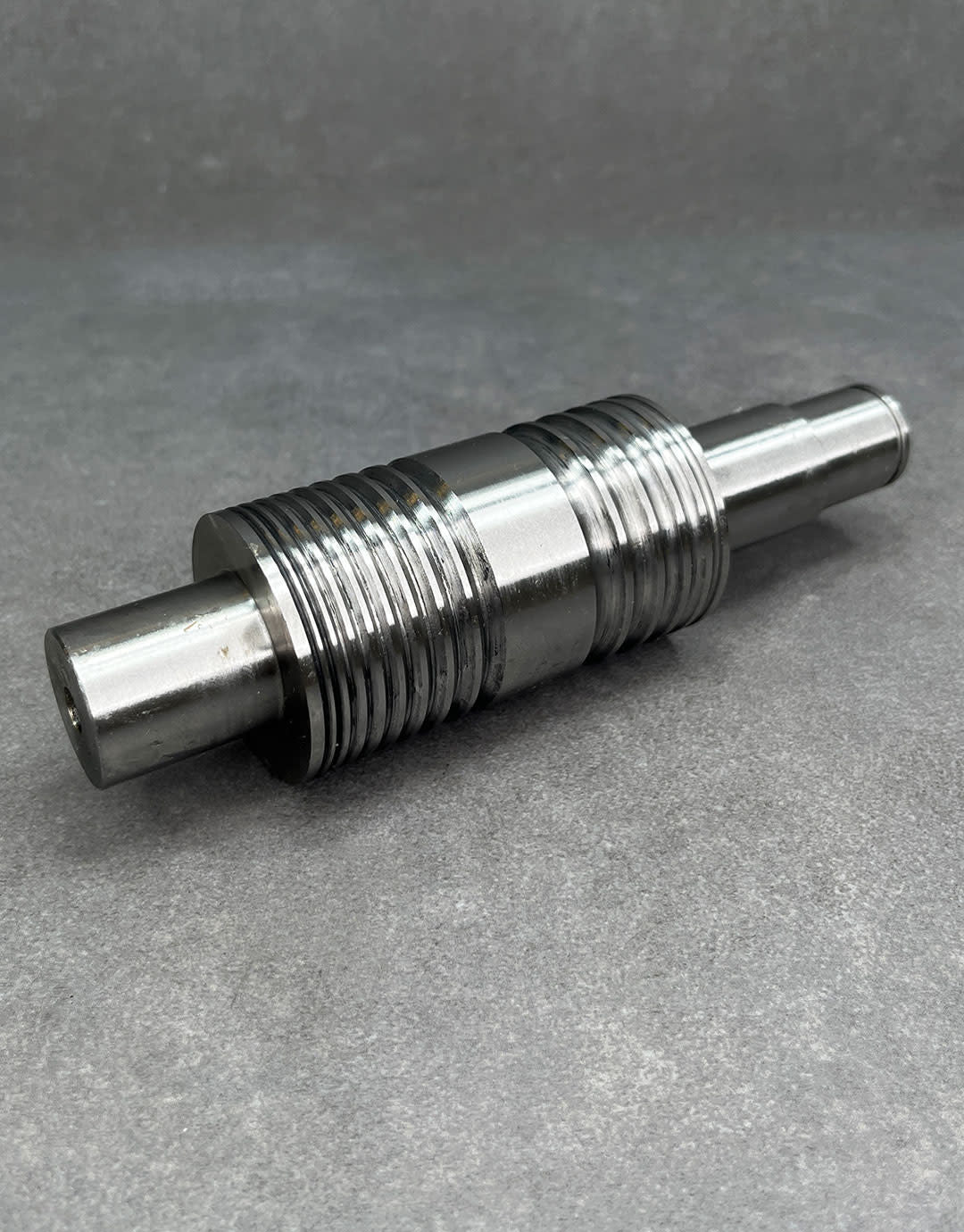 RM8099 = Grooved Roller for Hobby 80 (top roll only)