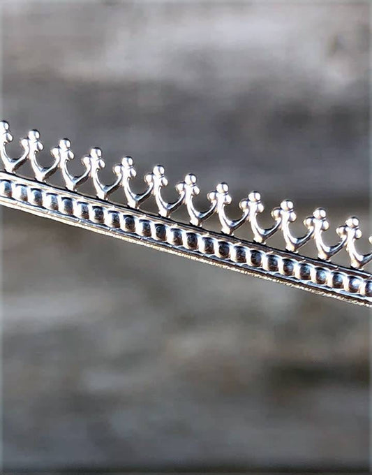 SGW01 = Sterling Gallery Wire "Crown" (Per Inch)