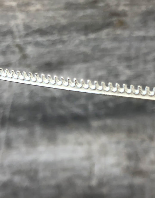 SGW07 = Sterling Gallery Wire "Scallop" (Per Inch)