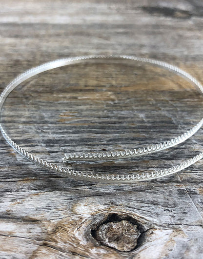 SGW07 = Sterling Gallery Wire "Scallop" (Per Inch)