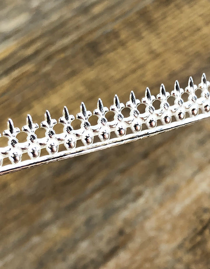 SGW08 = Sterling Gallery Wire "Ball and Fleur" (Per Inch)