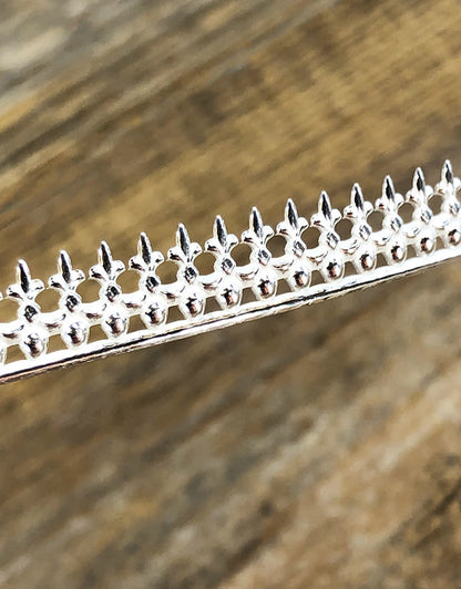 SGW08 = Sterling Gallery Wire "Ball and Fleur" (Per Inch)