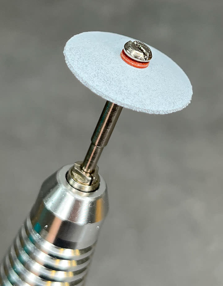 ST1370 = EVE Silicon Abrasives COARSE/WHITE KNIFE EDGE WHEEL 7/8" (x10)