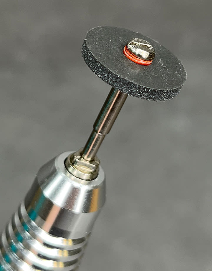 ST1374 = EVE Silicon Abrasives MEDIUM/BLACK SQUARE/ EDGE WHEEL 5/8'' (x10)