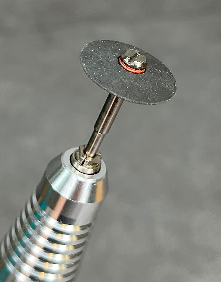 ST1376 = EVE Silicon Abrasives MEDIUM/BLACK KNIFE EDGE WHEEL 5/8'' (x10)