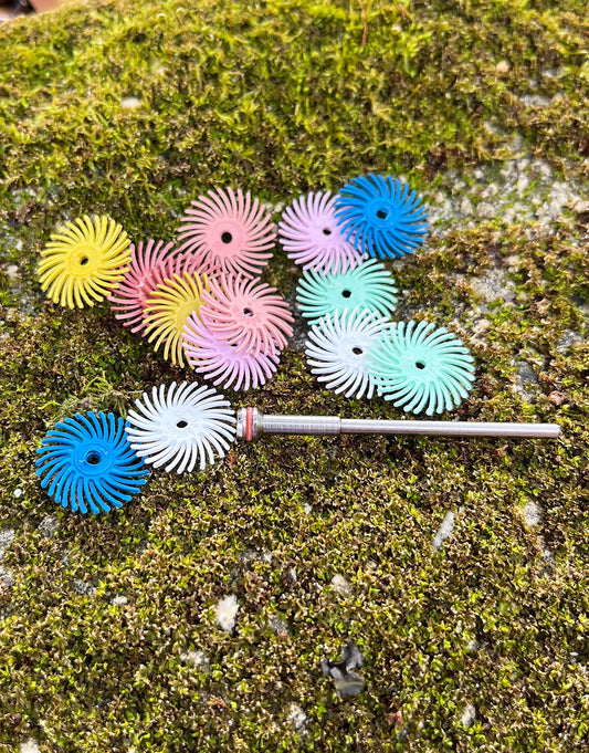 ST9209 = Dedeco 5/8" Radial Disc Abrasive Sample Pack (15pcs)