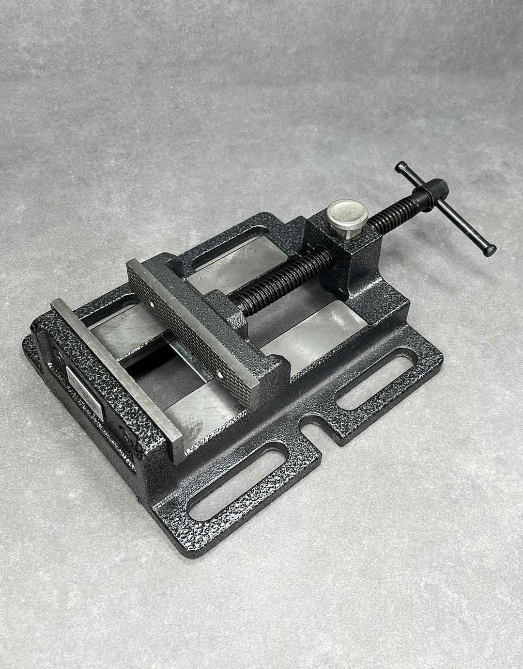 VS1880 = Flat Bench Vise 4Ã¢‚¬³