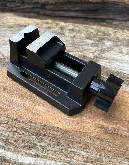 VS3720 = Foredom Mini Vise
