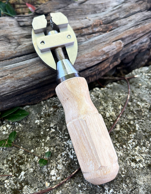 VS8115 = Jewelers Adjustable Hand Vise with Adjusting Handle